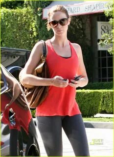 Emily Blunt: Red Hot Workout: Photo 2564638 Emily Blunt Pict