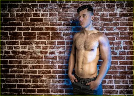 Modern Family's Nolan Gould Shows Off Ripped Body, Talks New