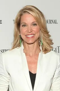 Paula Zahn (Getty Images) Afro hair do, Blonde hair color, C