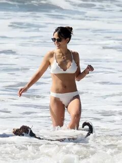 Jordana Brewster shows off her awesome body in a white bikin