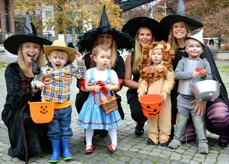 Funny Family Halloween Costumes 2016 HalloweenStorys.com