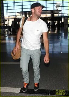 Chris Martin Catches Flight Out of Los Angeles: Photo 295909