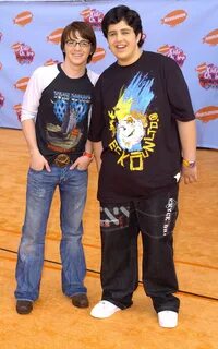 Hug Me Brother! A Drake and Josh Reboot Is In The Works - Je