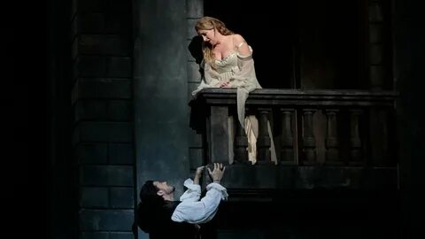 Balcony Scene Romeo And Juliet / Sarah Lamb and Matthew Gold