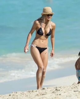 Elin Nordegren on the beach in the Bahamas (bikini) 1/6/13 8