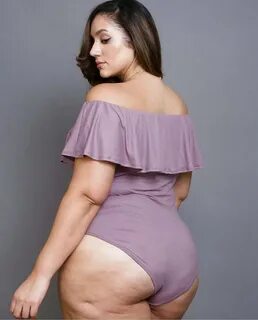 BBW Erica Lauren - Does my Ass look Huge in this - Photo #1