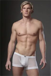 Guys Who Should Do Gay Porn: Alan Ritchson - Manhunt Daily