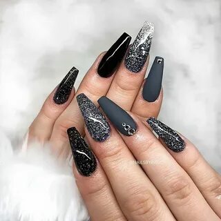 Чёрно-белый дизайн ногтей, 50 фото вариантов в чёрно белом ц