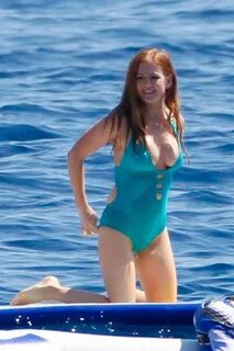 Isla Fisher Nude and Sexy Photos - Scandal Planet