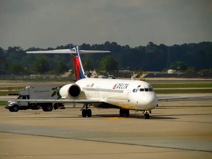 Delta B712 at Montreal on Nov 10th 2017, engine problem - Ae