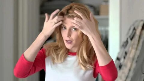 Grace Helbig on YouTube - "Bee Attack" - YouTube