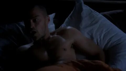 ausCAPS: Jesse Williams shirtless in Grey's Anatomy 7-09 "Sl