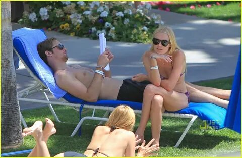 Kate Bosworth & Alexander Skarsgard: Poolside PDA: Photo 244