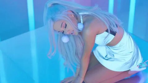 Ariana Grande bread Let's get some pics goin of this goddess