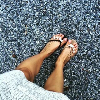 Hilaria Baldwin's Feet wikiFeet