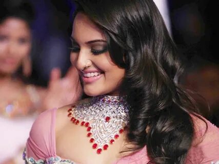 HD Wallpepars: Sonakshi Sinha HD Wallpapers