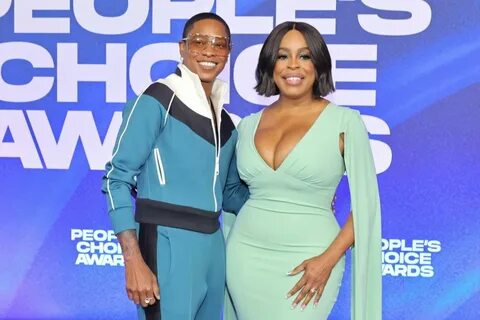 Niecy Nash - 2022 People’s Choice Awards in Santa Monica * CelebMafia