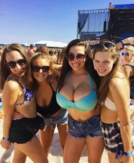 Vegas titties 