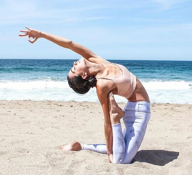 Alo Yoga (@aloyoga) • Фото в Instagram.