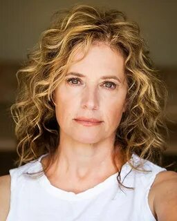 Nancy travis hair