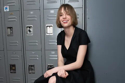 Maya Hawke: "I'm a showboat and a ridiculous clown