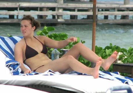 Pictures of Mandy Moore in a black bikini - picture uploaded