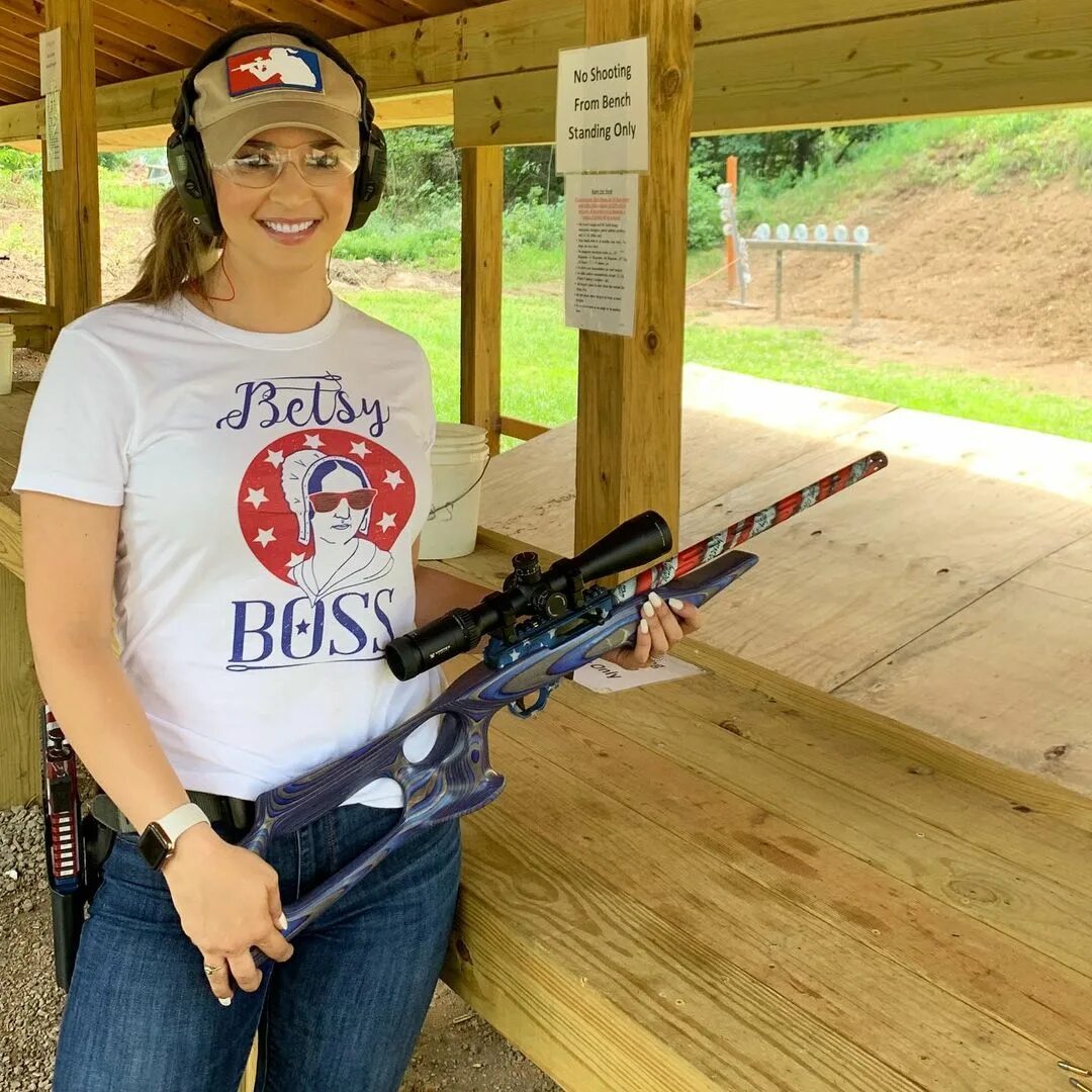 Katie Pavlich в Instagram: "Sunday at the range with Betsy and this sw...