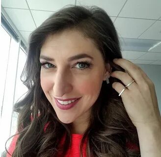 Mayim Bialik Big And Beautiful, Beautiful People, Beautiful Ladies, Big Nos...