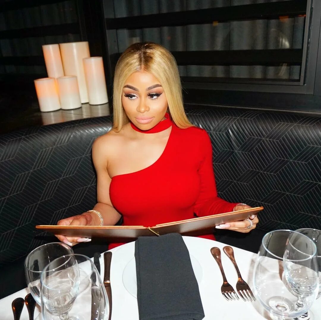 Blac Chyna は Instagram を 利 用 し て い ま す:"💋 🎁" .