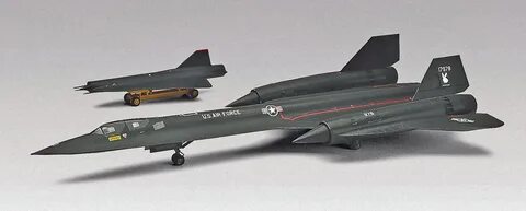 Купить 15810RE Стратегический разведчик Lockheed SR-71A Blac