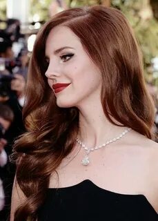 Lana Del Rey #LDR Hair color mahogany, Mahogany hair, Celebr