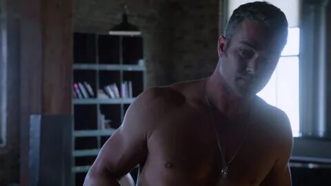 ausCAPS: Taylor Kinney shirtless in Chicago Fire 6-02 "Ignit