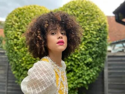 10 Pesona Nathalie Emmanuel, Bintang Film The Invitation