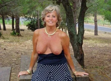 Grannies showing side boob