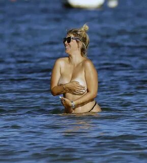 Wanda Nara Nude Tits on Beach.