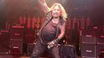 Watch Vince Neil Perform Classic MÖTLEY CRÜE Songs In Pasade