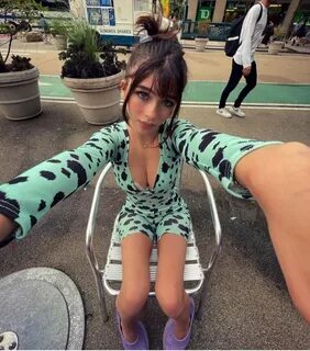 Malina Weissman Nude Sexy Photos - RealPornClip.Com