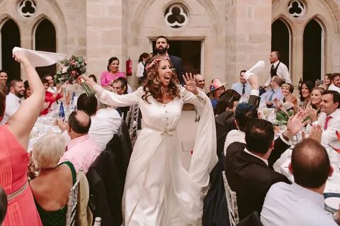 Fields of Gold Glisten in this Northern Spain Wedding - Gree