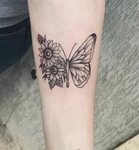 Butterfly sunflower tattoo Sunflower tattoos, Sunflower tatt