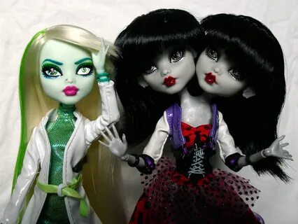 Rianna and the Twins - Monster High Dolls .com