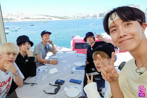 #BTS ♥ // VLIVE ch+ Bon Voyage S3EP1 behind the scenes Bts b