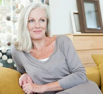Gorgeous Shoulder-Length Hairstyles for Women Over 50 Hair