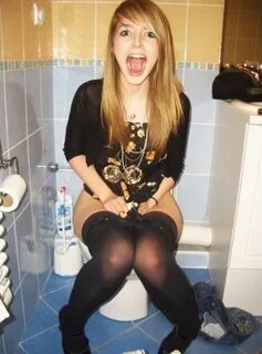 passione plin plin Twitterissä: "plin plin #toilet #nylons #collant #pantyhose #