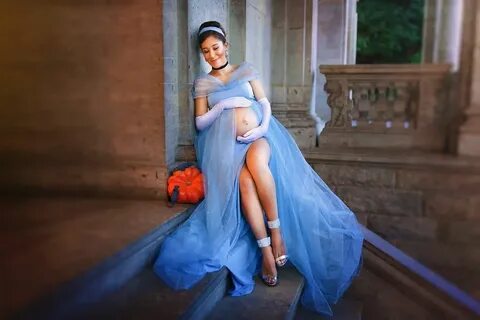 A Photographer Transforms Soon-to-Be Moms Into Disney Prince