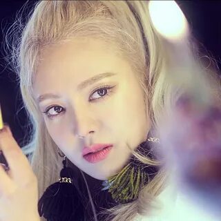 Wonderful Generation: SNSD HyoYeon's stunning pictures for '