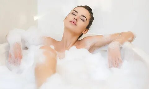 13 Health Benefits of Taking Hot Baths - Lipani Skincare