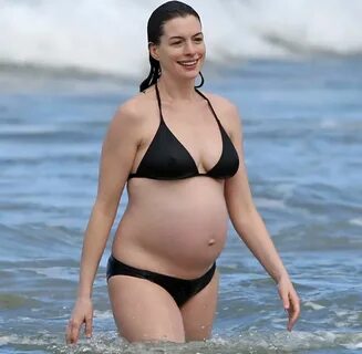 pregnant-anne-hathaway-in-bikini-at-a-beach-in-hawaii-01-03-