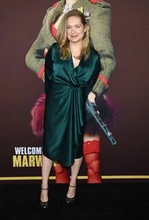 49 Hot Photos of Merritt Wever Show She's a Gifted Personali