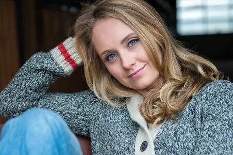 Amber Marshall Becomes A Marshal At Calgary Stampede - COWGI