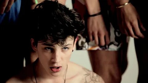 Pin de dollyyoursun em oc danya Ash stymest, Tumblr boys, At